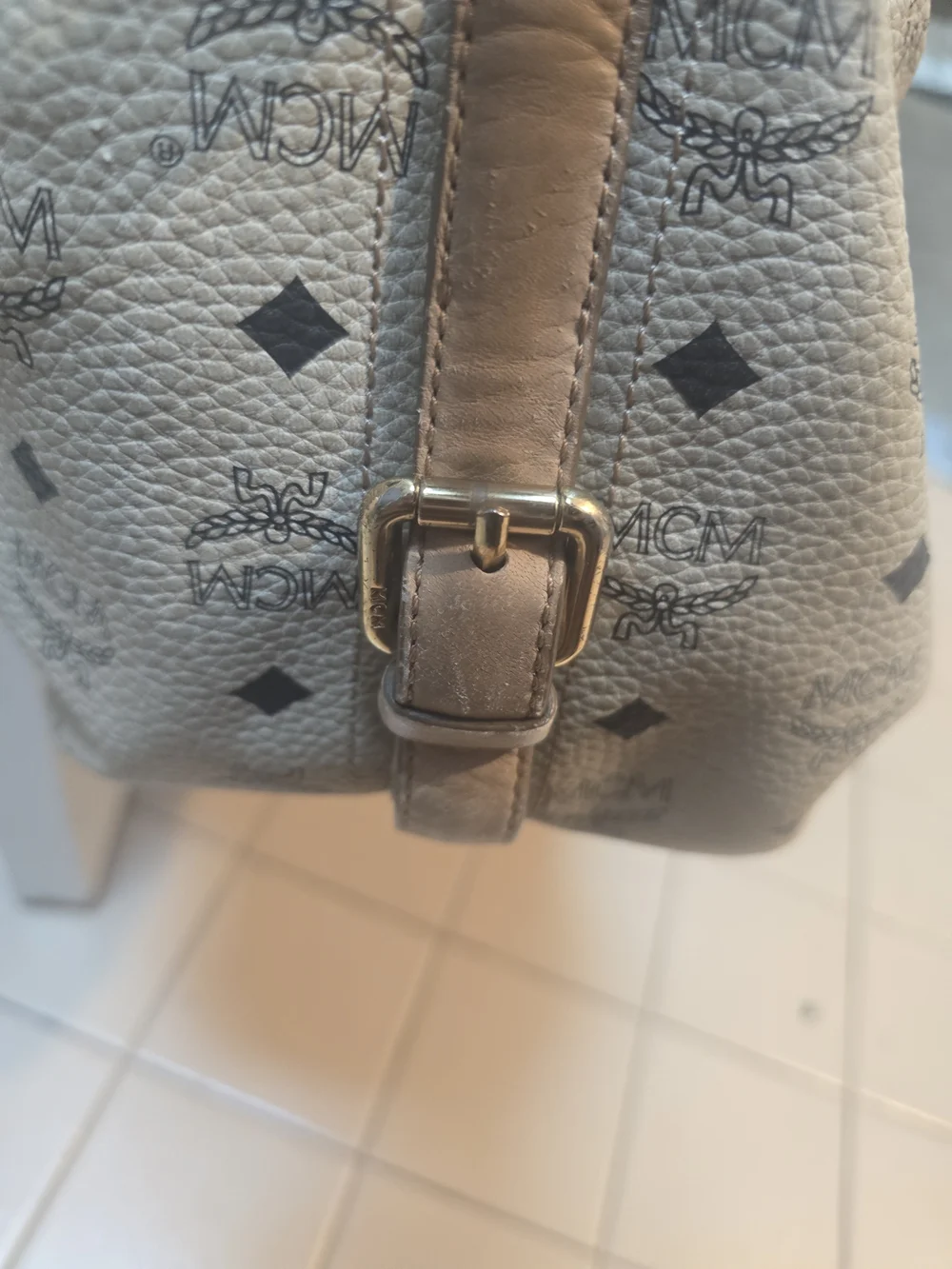 MCM Beige Leather Drawstring Bucket Bag - Picture 9 of 16